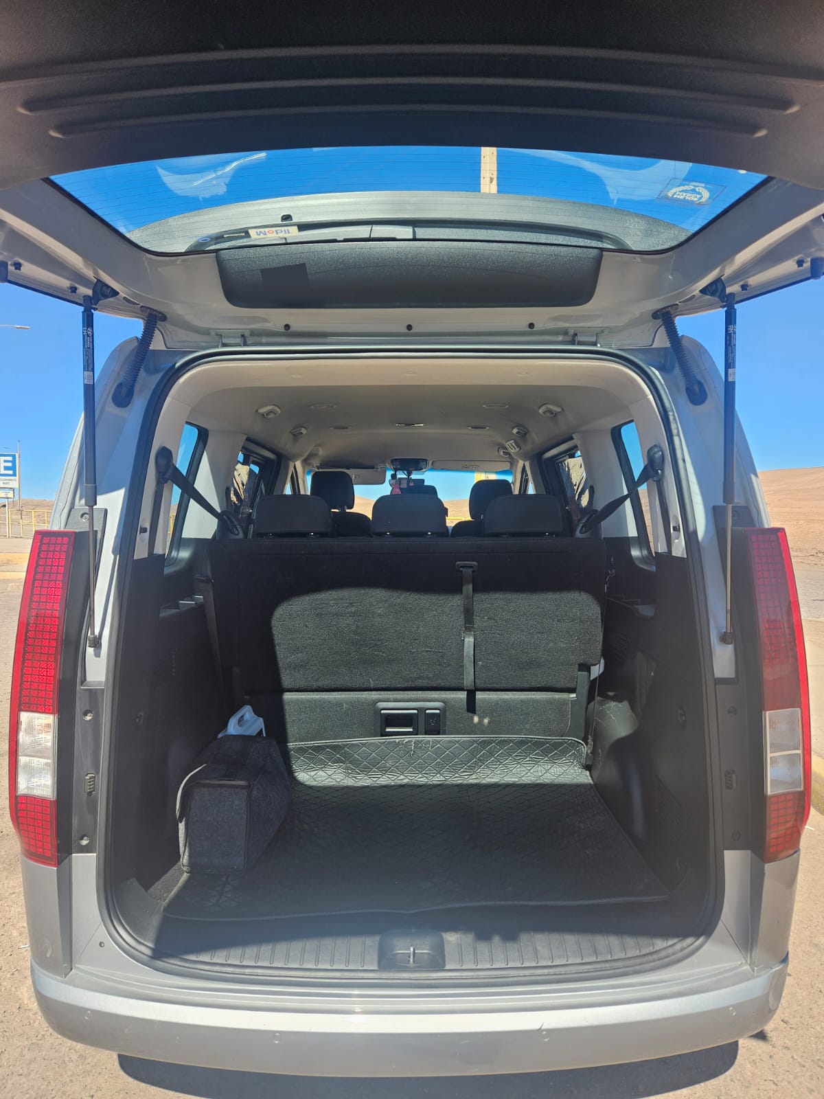 Hyundai Staria Vista 5